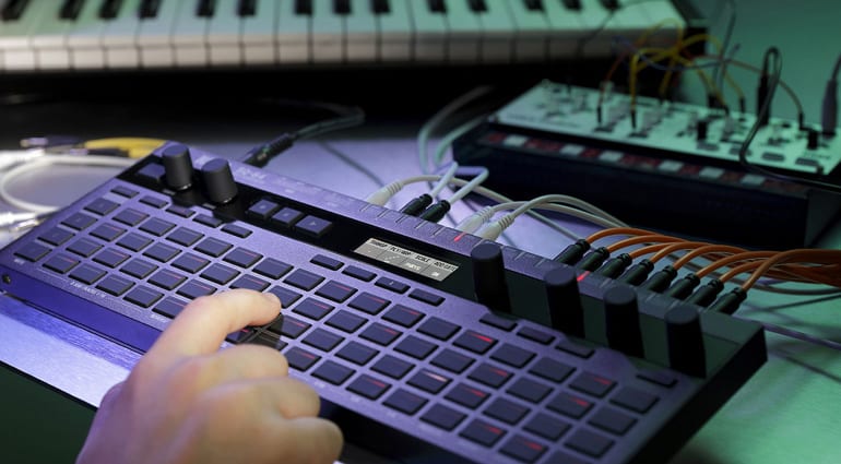 KORG4_2.jpg KORG4_2.jpg
